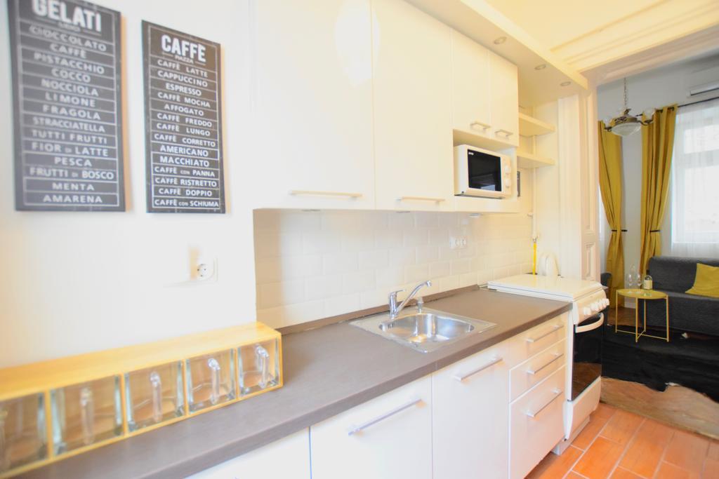 Standard Apartment By Hi5 - Chainbridge Budapeste Exterior foto