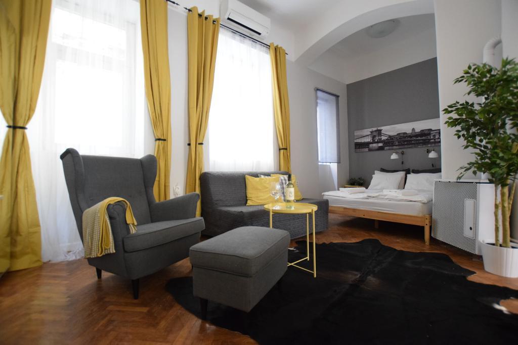 Standard Apartment By Hi5 - Chainbridge Budapeste Exterior foto