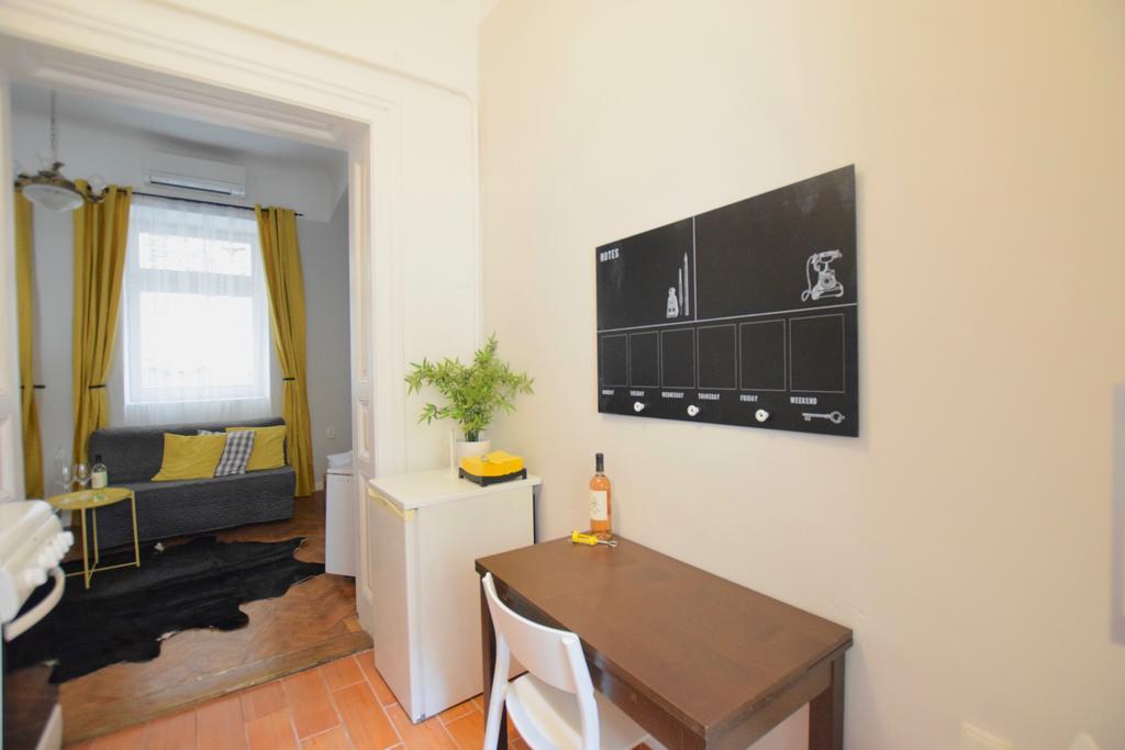 Standard Apartment By Hi5 - Chainbridge Budapeste Exterior foto