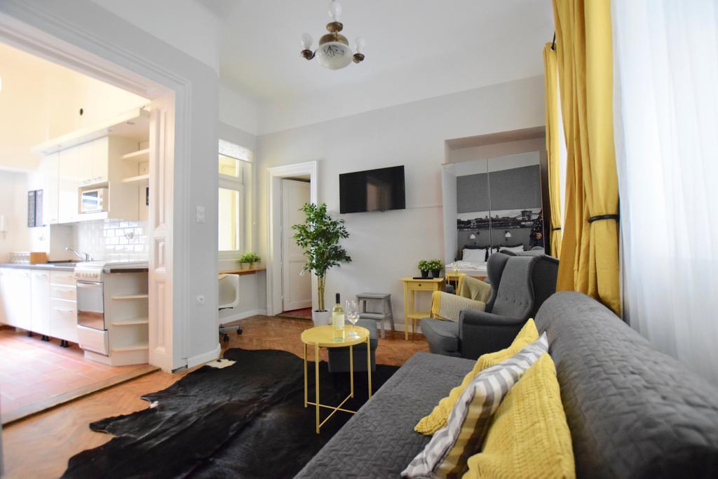 Standard Apartment By Hi5 - Chainbridge Budapeste Exterior foto