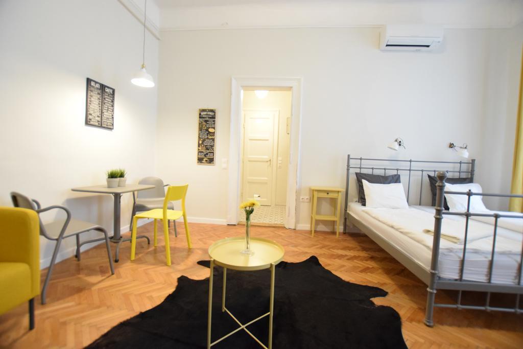 Standard Apartment By Hi5 - Chainbridge Budapeste Exterior foto
