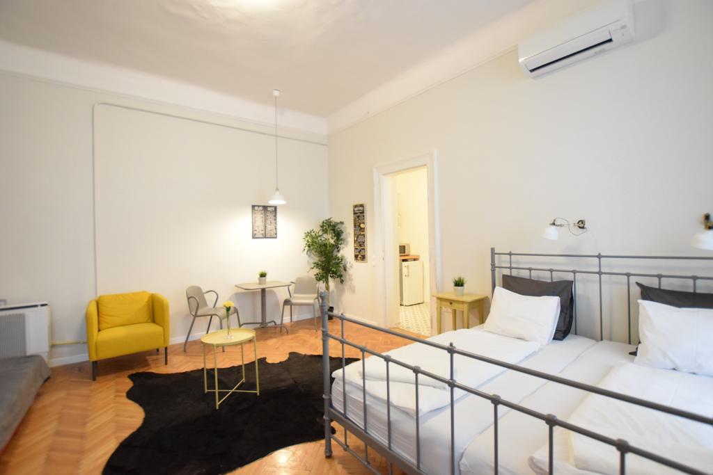 Standard Apartment By Hi5 - Chainbridge Budapeste Exterior foto
